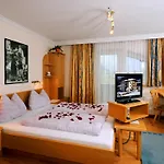 Rahm Apartment *